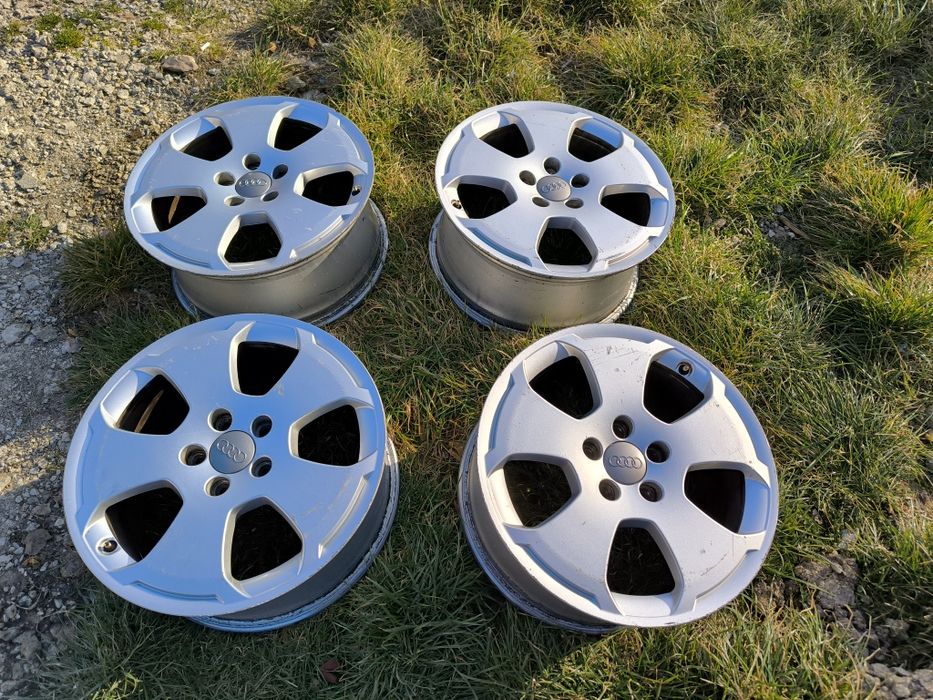 Vând Jante originale Audi A3 5x112 R17