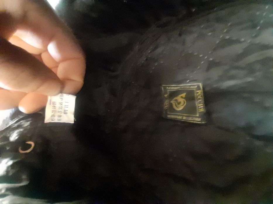 Продам ушанку подчти новая срочно)