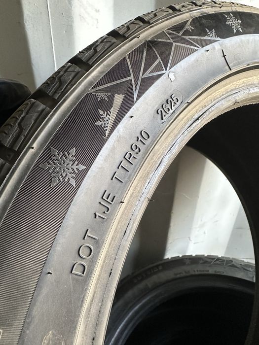 Авто шины 235/45R18 (4шт)