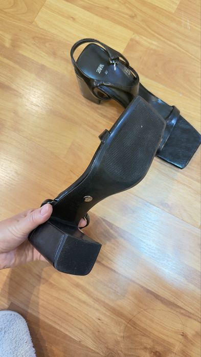 Туфли из Zara.