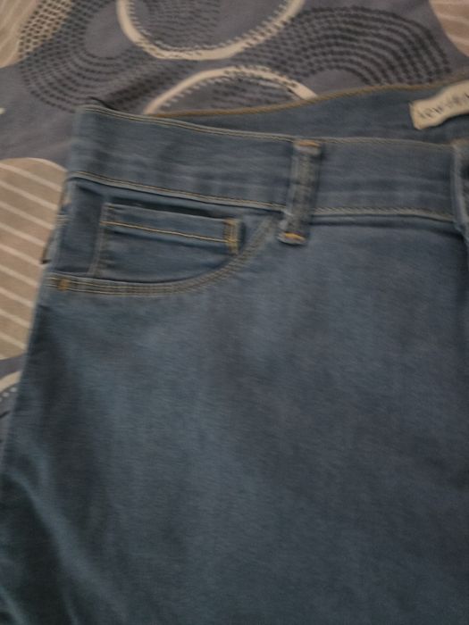 Нови дънки размер W 30за 10 евро