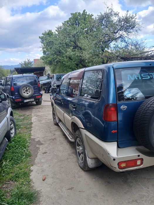 Нисан Терано на части