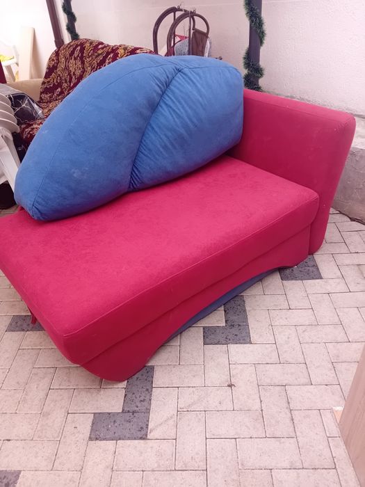 Vând pat de o persoană