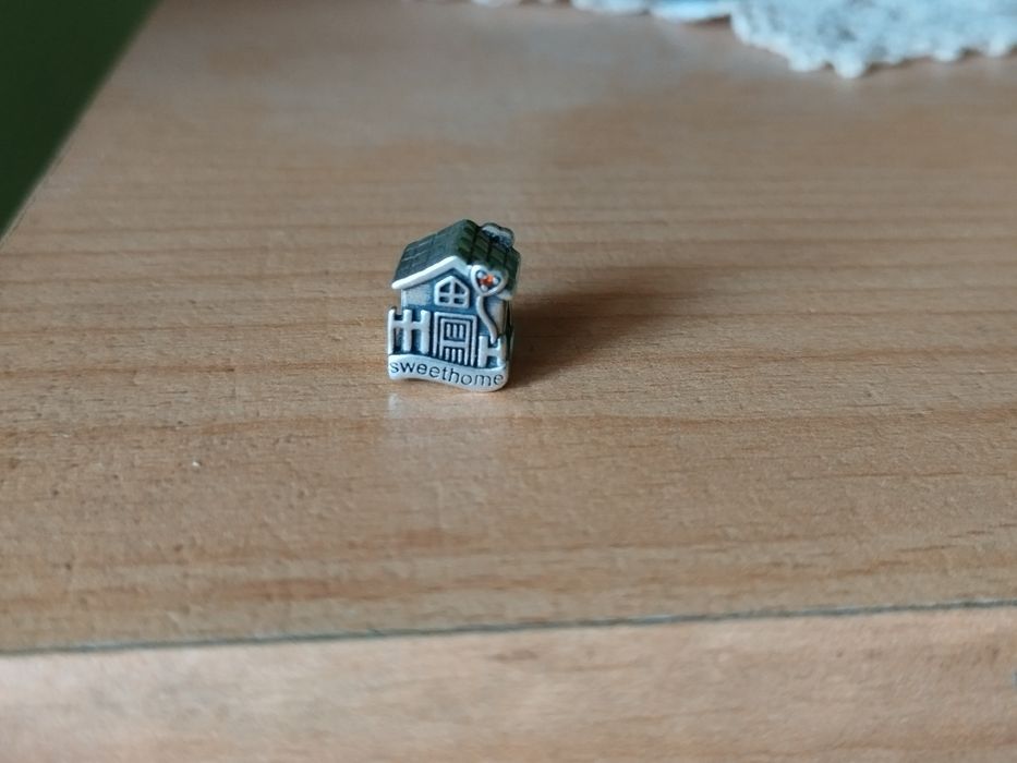 Сребърна гривна тип Пандора с 4 броя талисмани