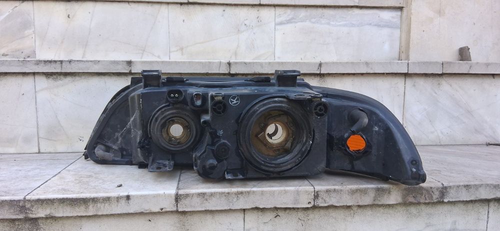 Фар за BMW E39 HELLA десен здрав