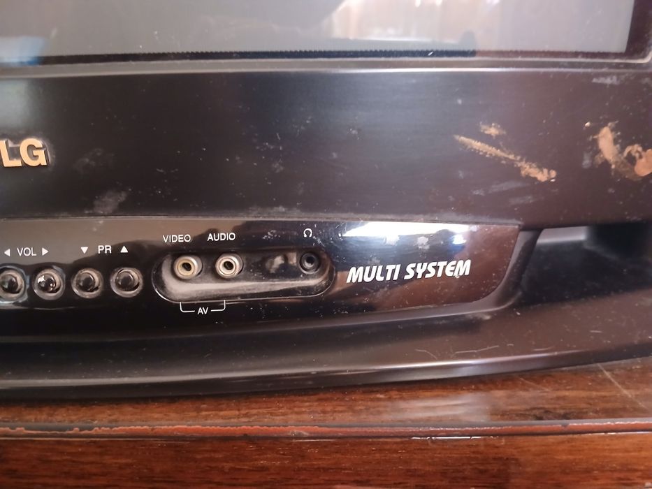 Продаётся ТЕЛЕВИЗОР LG в рабочем состоянии!