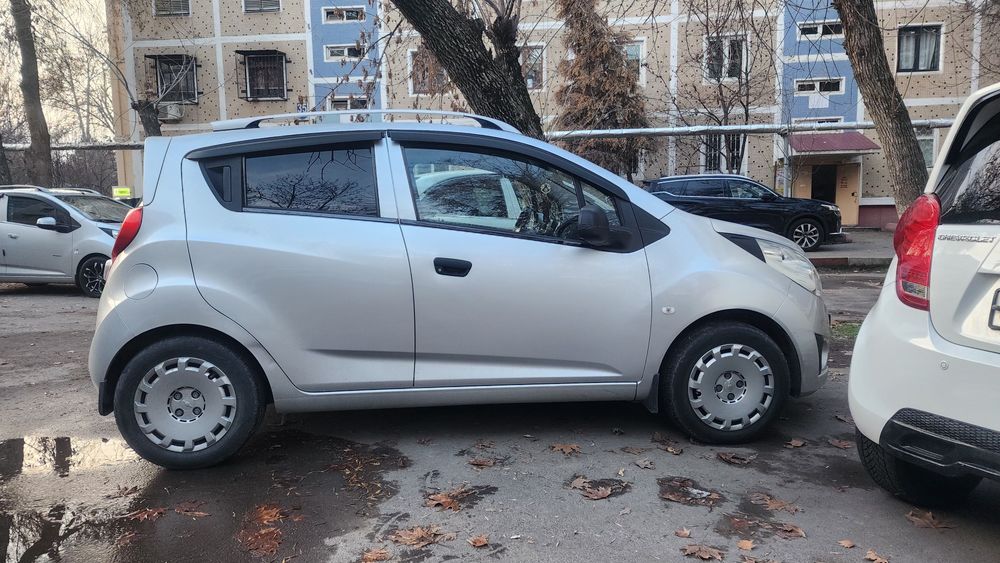 Продаю машину spark объёмом двигателя 1.25