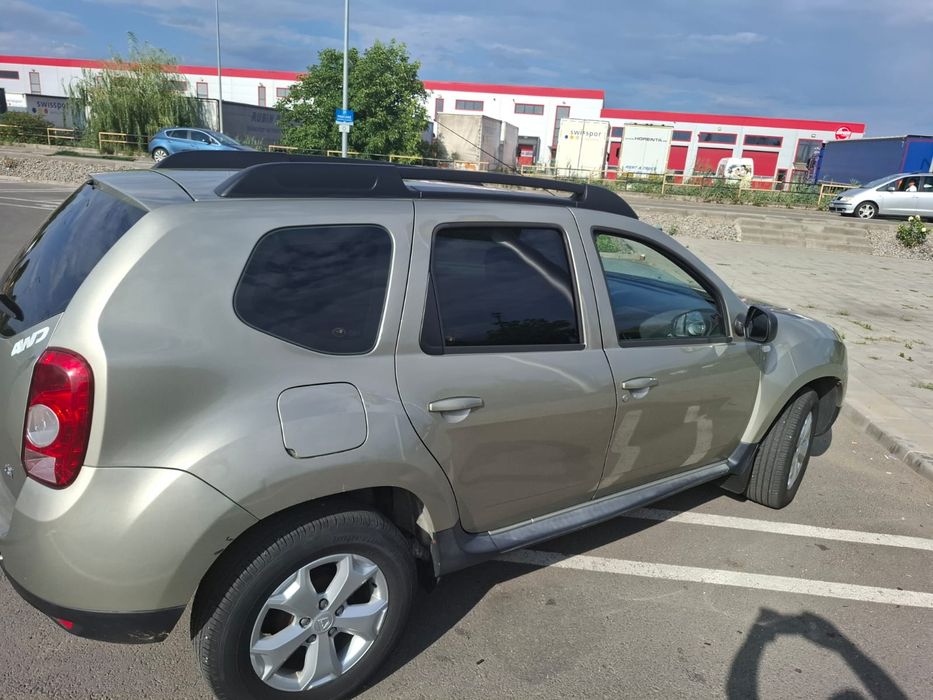 vand dacia duster 4×4 an 2011,1.5l disel