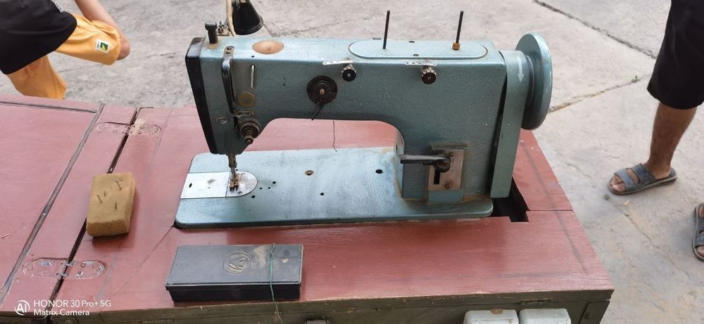 Tikuv mashuna voeniy