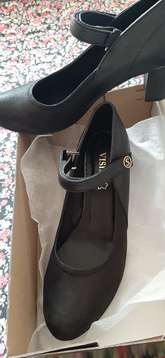 Нови дамски обувки на ток