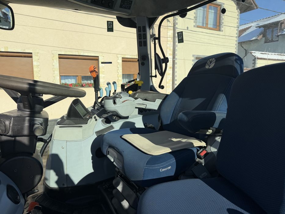 New Holland  T7 215 S