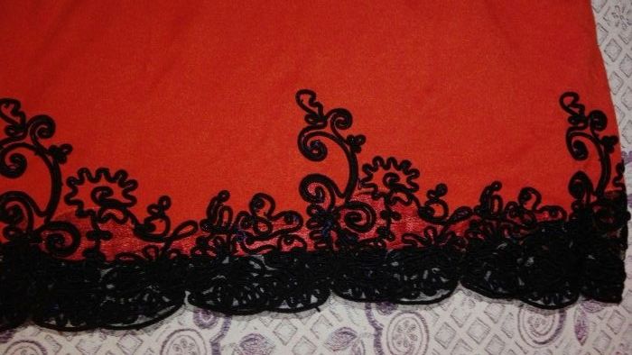 Rochie de zi mai scurtă maneca trei sferturi, culoare grena