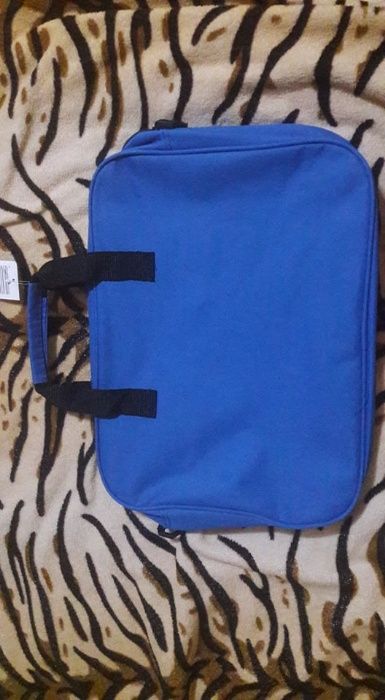 нова чанта за лаптоп