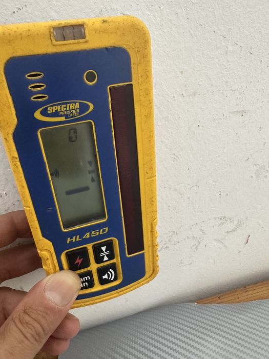 Spectra precision laser LL 300 nivela totativa