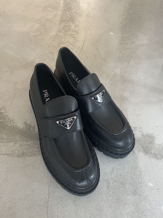 Лоуфери Prada естествена кожа