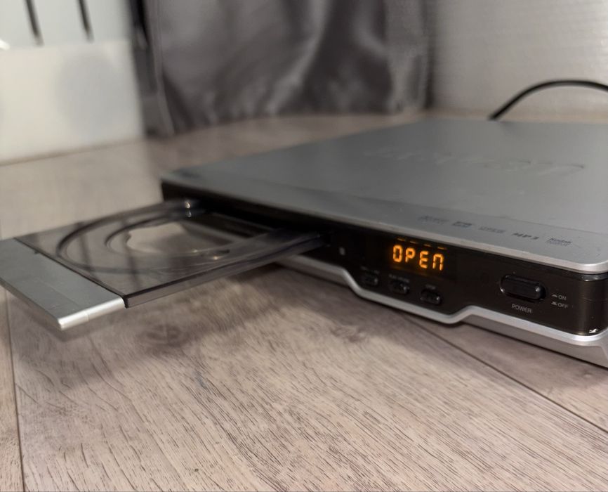 Винтажный DVD – проигрыватель (рабочий)