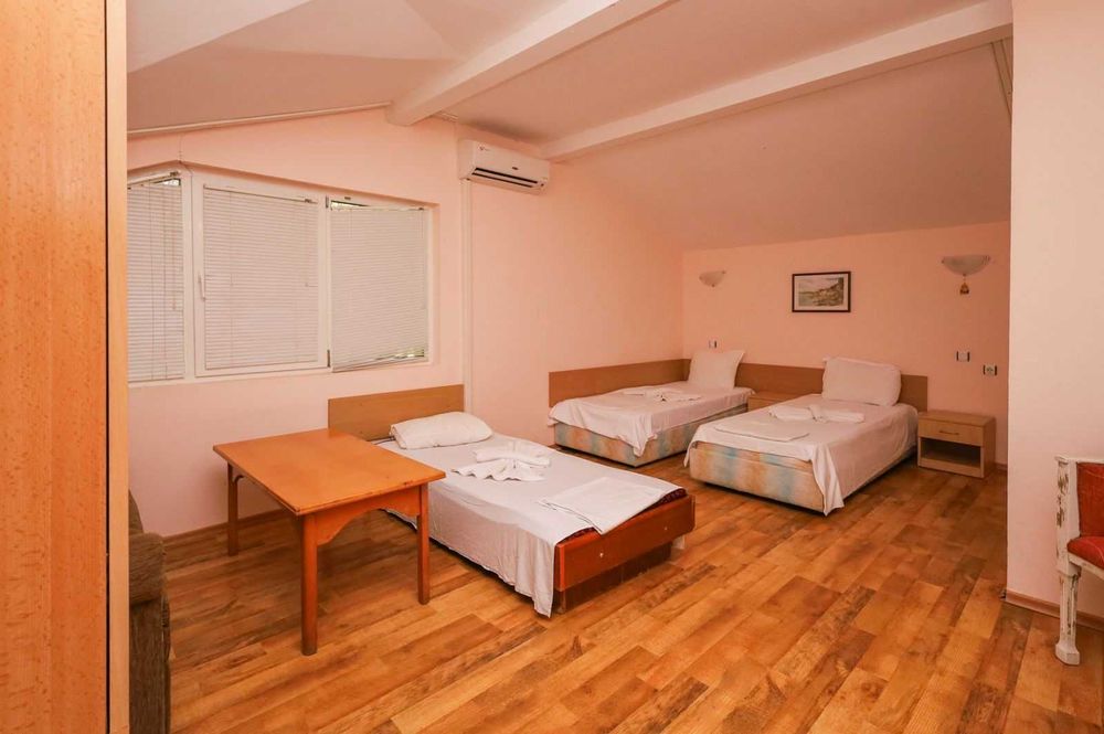 Продава се Къща в Средец - 528 кв.м за 919 €/кв.м - Снимка #14