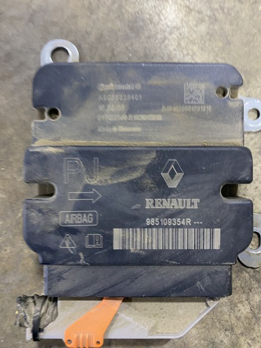 Централна конзола, километраж и др Dacia Dokker