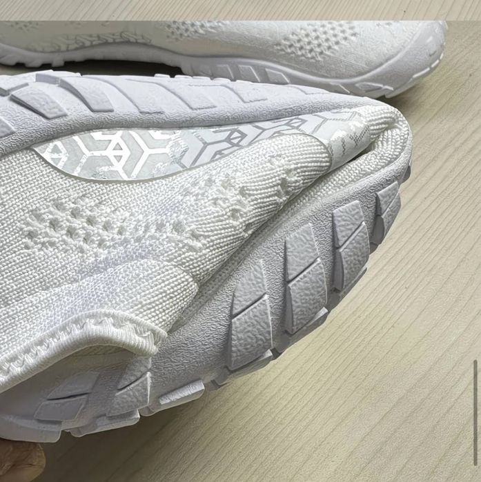 НОВЫЕ Босоногие barefoot кроссовки saguaro