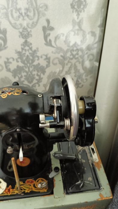 Продам швейную ручную  машинку