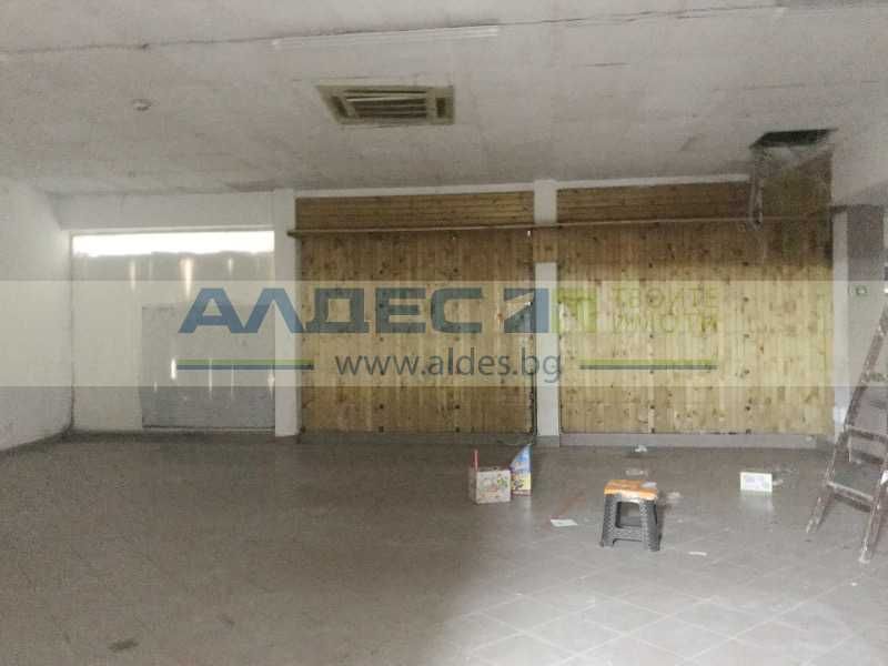 Отдава се просторен магазин в Красна Поляна 1!