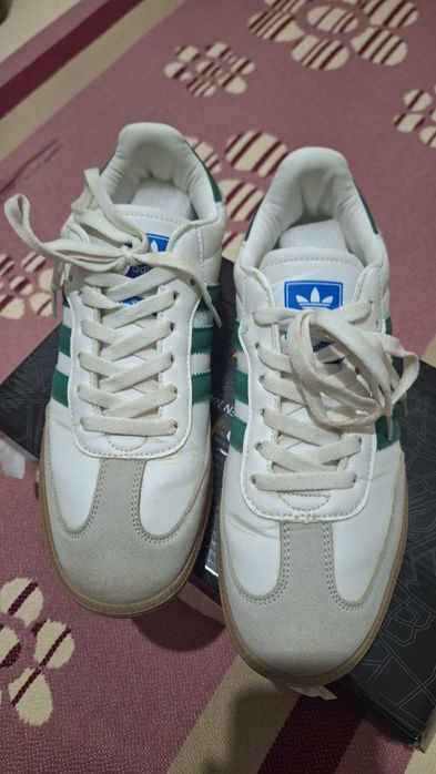 Адидас кроссовки