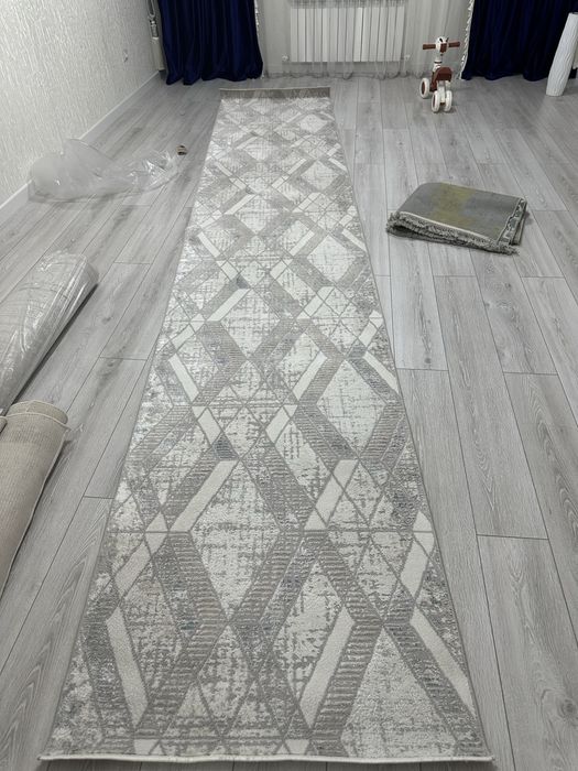 Продам длинную дорожку в отличном состочние