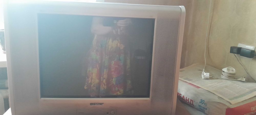 Продам телевизор SONY Trinitron Color TV  диагональ 51 см рабочий