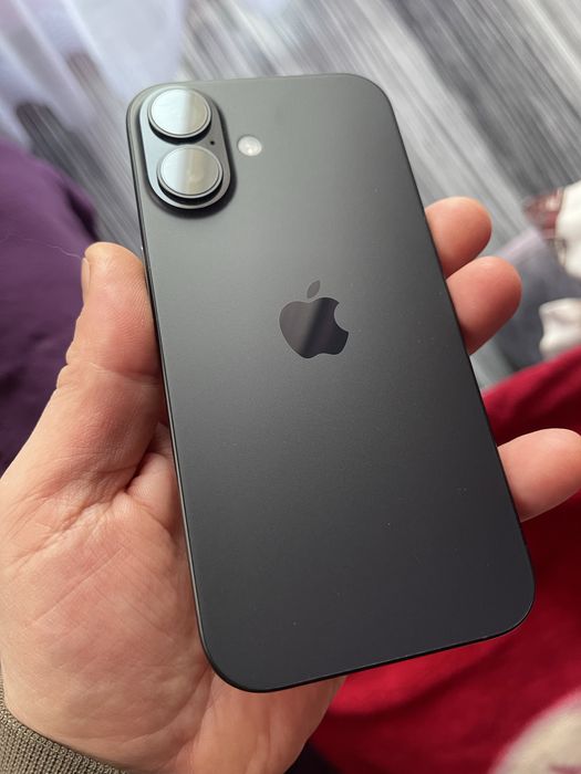 Vand iphone 16 la cutie cu garantie factura