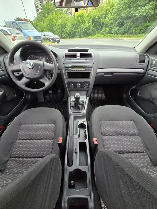 SKODA Octavia 2010 — imagine 5