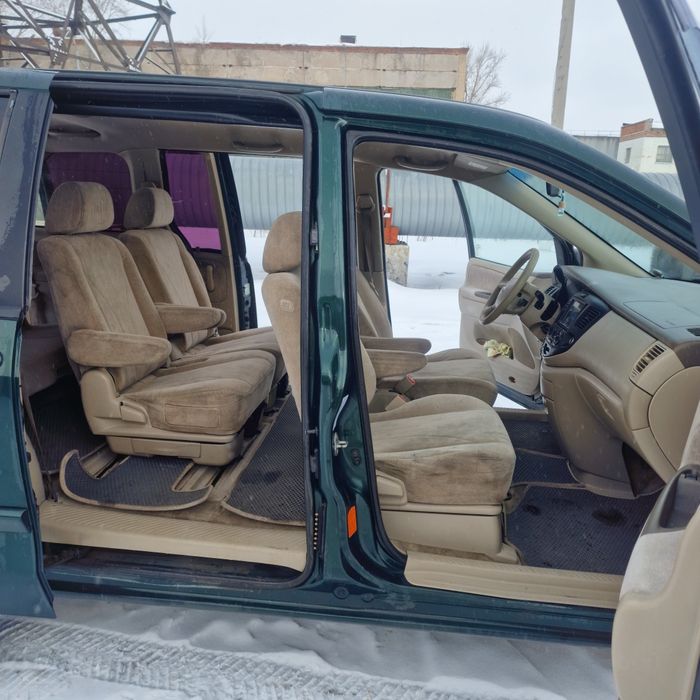 Продам мазду мпв