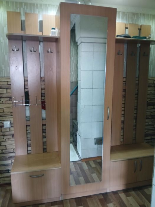 Продам шкаф для прихожей