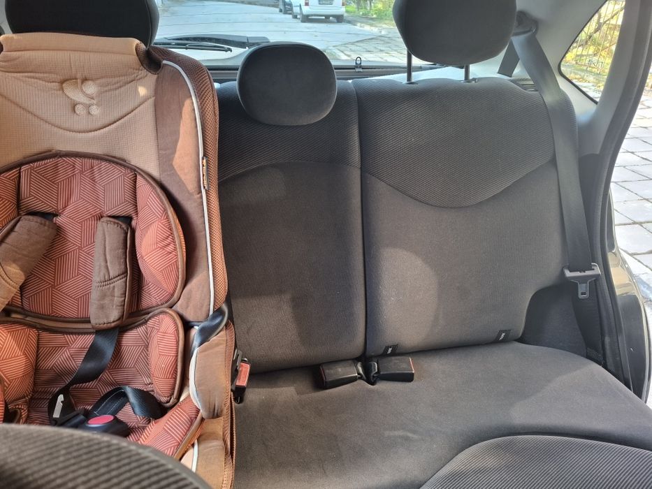 Лек автомобил Ситроен C 3