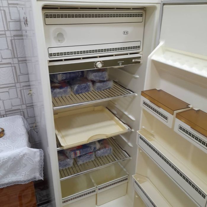 Холодильник Бирюса