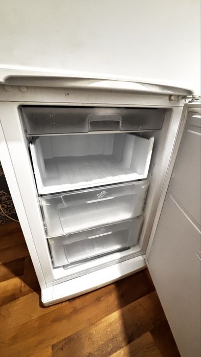 Холодильник indesit отличный