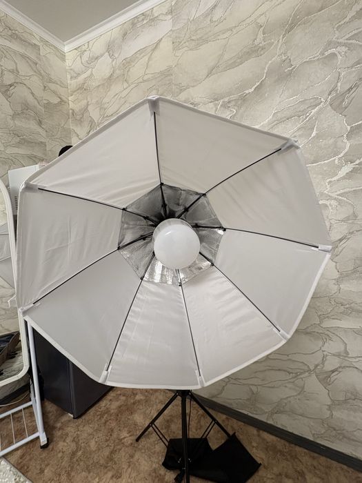 Штатив , лампа, пульт.