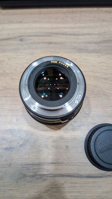 Объектив Canon 85mm 1.8 EF