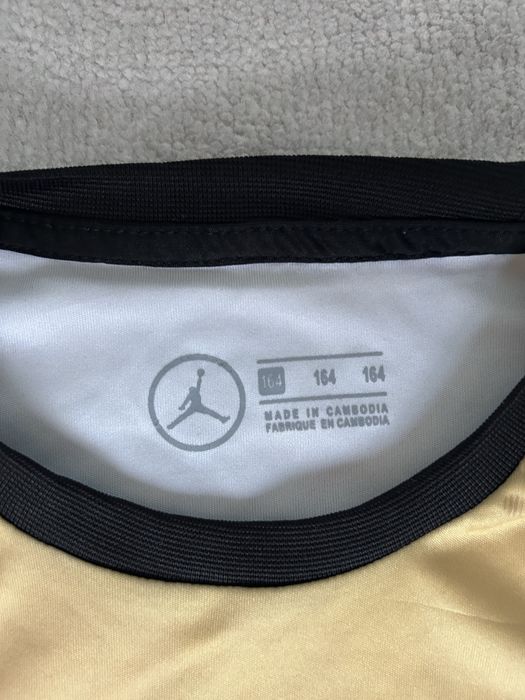 echipament de fotbal PSG cu Messi