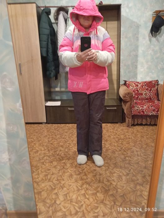 Платье на торжество любое.