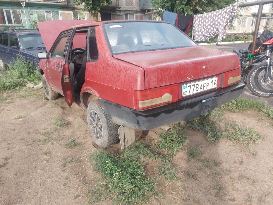 Продам ваз 21099,машина заводится ездит.