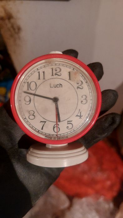 Винтаж будильник лучь