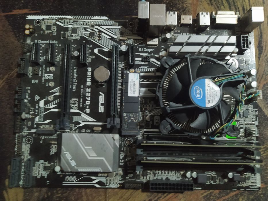 Материнская плата