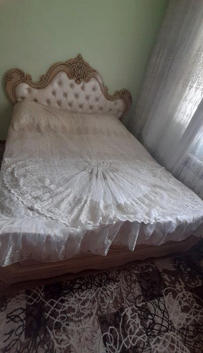 Msbil spalni ishkaf tirimó tumbalari bilan