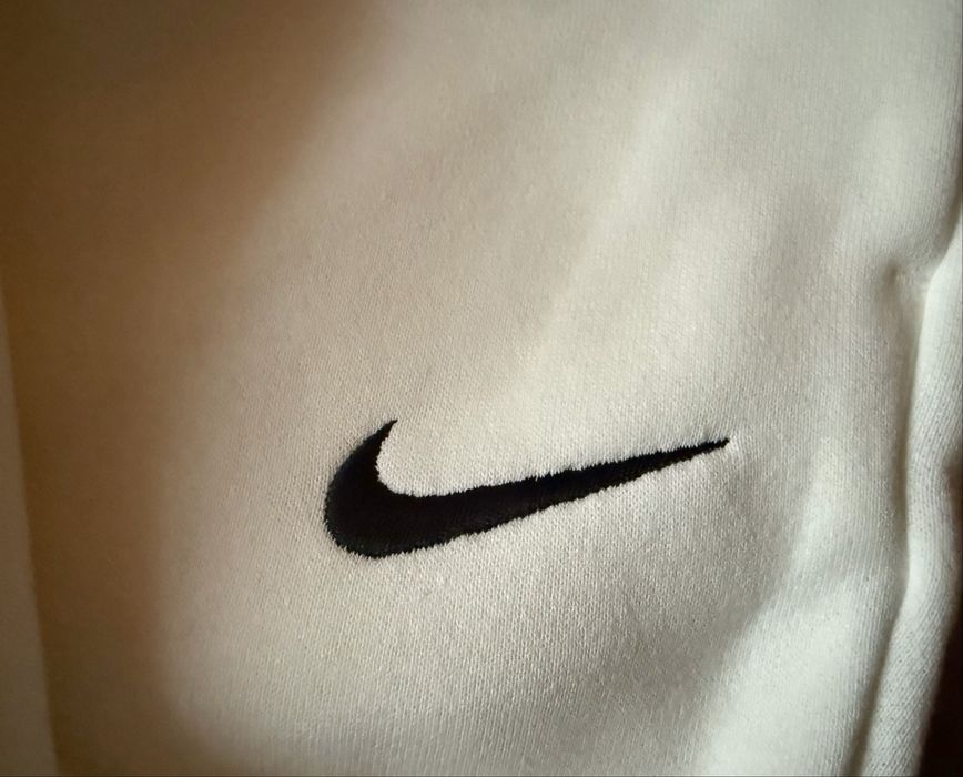 Долнище Nike ново!