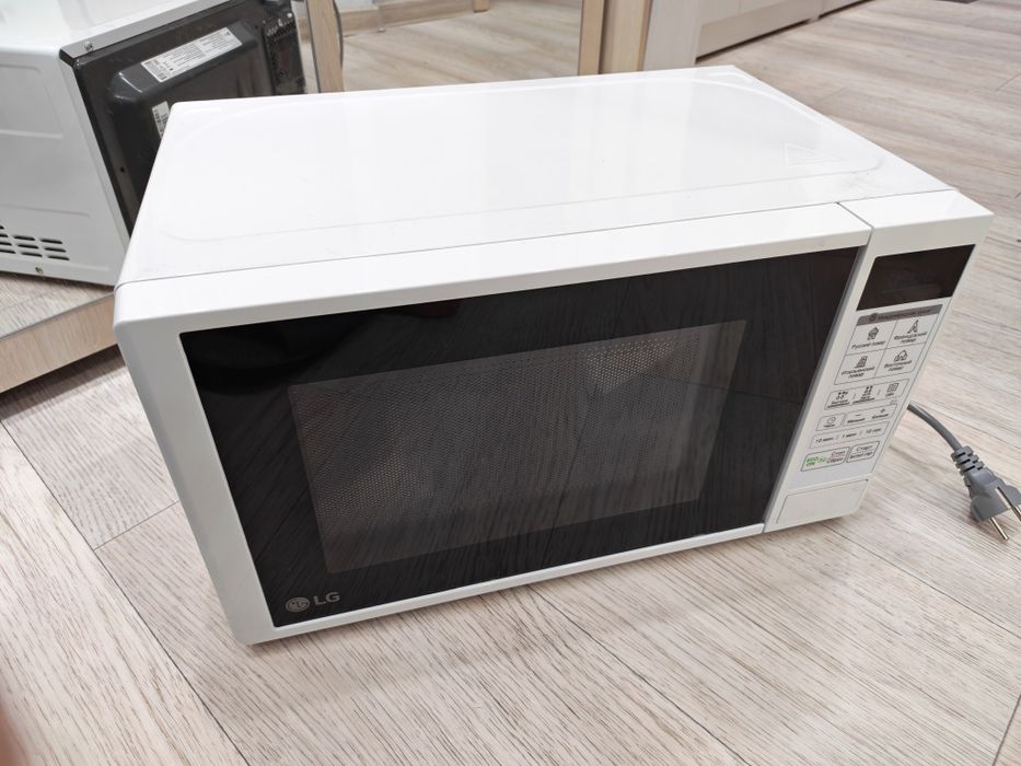 Продам Микроволновку LG