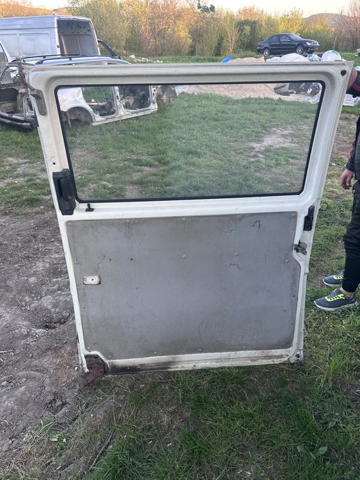 Врати Плъзгащи лява/дясна VW T4 Caravelle 1996-2003Година