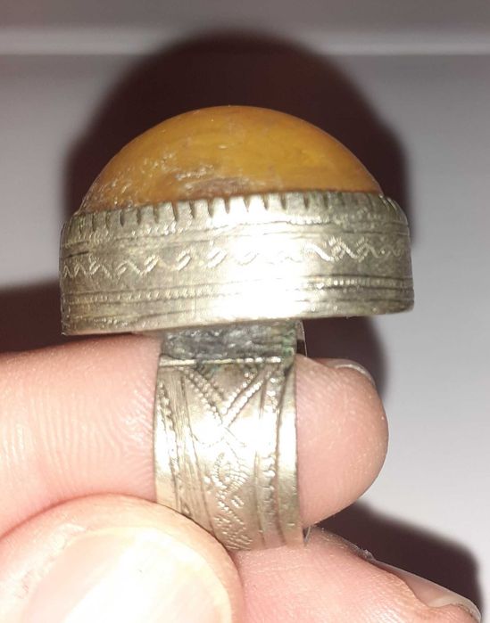 Inel Tuareg, model dom cu chihlimbar, argint tribal, Burkina Faso - mărimea 19 mm