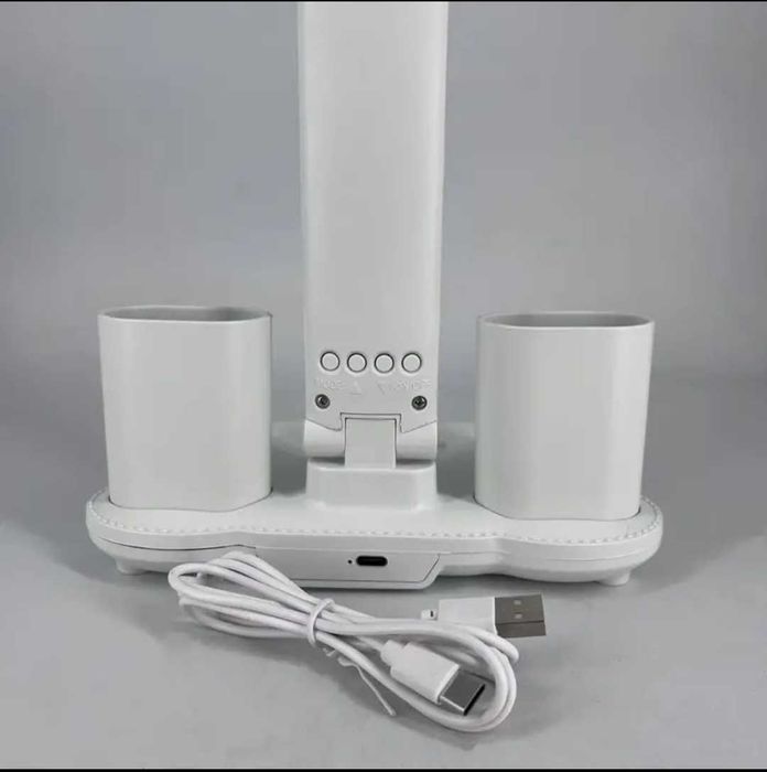 LED настолна лампа