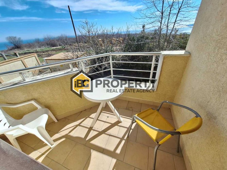 Двустаен апартамент с две бани и две тераси в град Бяла