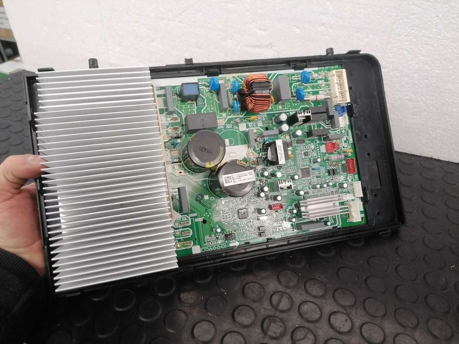 Placa electronica unitatea exterioara aer conditionat Midea